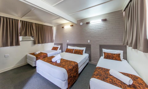 The Australian Hotel Murgon - Broome Tourism 1