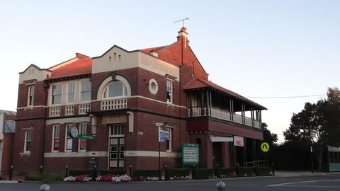 The Bank B&B West Wyalong - Broome Tourism 0