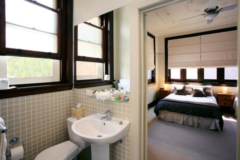 The Bank Guesthouse - Broome Tourism 0