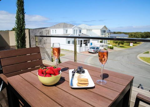 The Beach House At Bayside - Broome Tourism 0