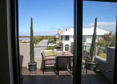 The Beach House At Bayside - Broome Tourism 1