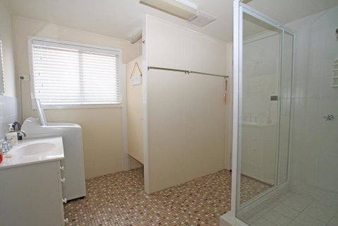 The Beach House In Berrara - Broome Tourism 3