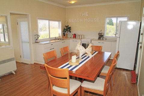 The Beach House In Berrara - Broome Tourism 1