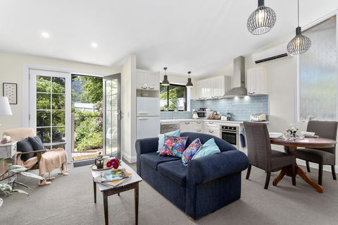 Birch Lane - Broome Tourism 0