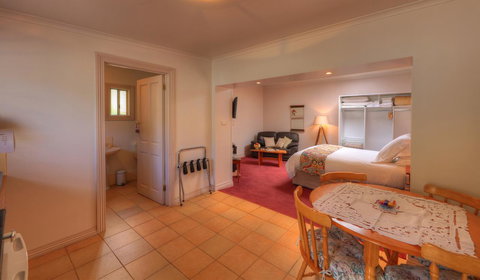 Ellie\'s Cottages - Broome Tourism 13