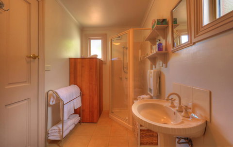 Ellie\'s Cottages - Broome Tourism 17