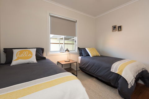 Penguin Beach House - Broome Tourism 4