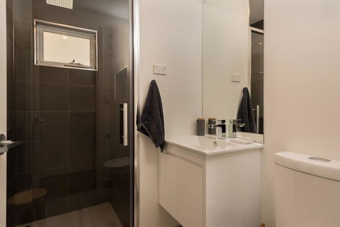 Penguin Beach House - Broome Tourism 3