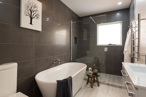 Penguin Beach House - Broome Tourism 1