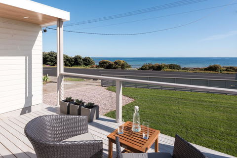 Penguin Beach House - Broome Tourism 7