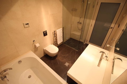 Sunny 3 Bedroom Apartment In Sandy Bay - Broome Tourism 5