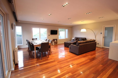 Sunny 3 Bedroom Apartment In Sandy Bay - Broome Tourism 1