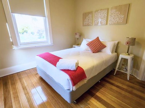 Montacute Boutique Bunkhouse - Broome Tourism 10