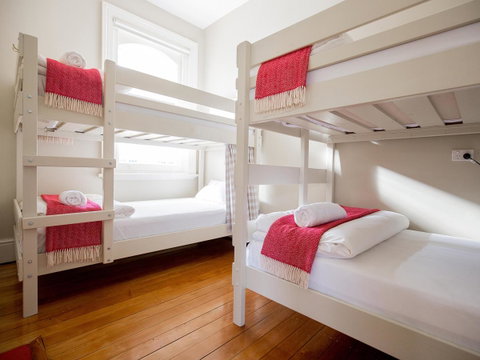 Montacute Boutique Bunkhouse - Broome Tourism 11
