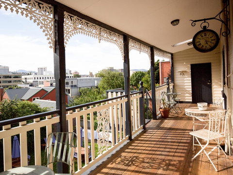 Montacute Boutique Bunkhouse - Broome Tourism 25