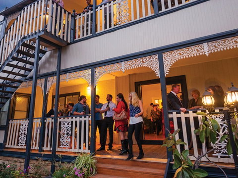 Montacute Boutique Bunkhouse - Broome Tourism 23