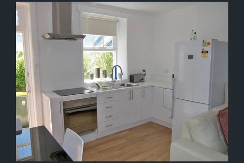 Hobart Colonial Apartment - Broome Tourism 0