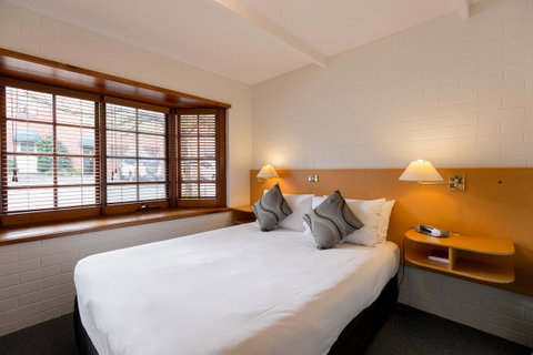 Bay Hotel Apartments - Broome Tourism 1