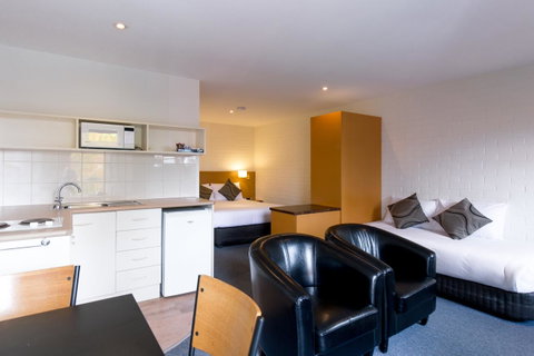 Bay Hotel Apartments - Broome Tourism 15
