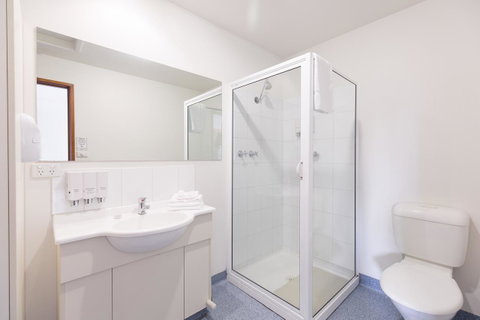 Bay Hotel Apartments - Broome Tourism 14