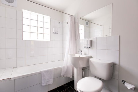 Bay Hotel Apartments - Broome Tourism 10