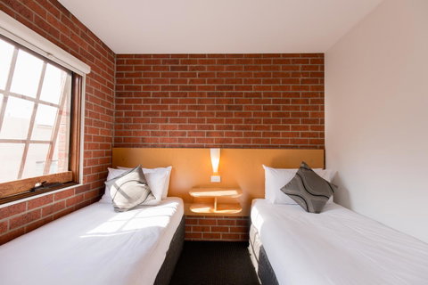 Bay Hotel Apartments - Broome Tourism 11