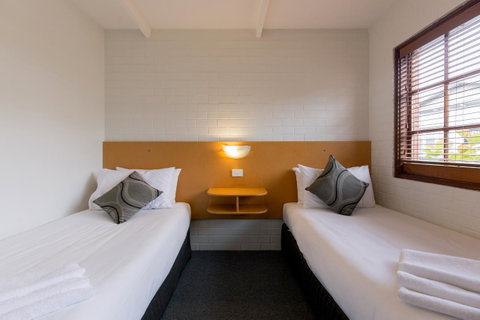 Bay Hotel Apartments - Broome Tourism 4