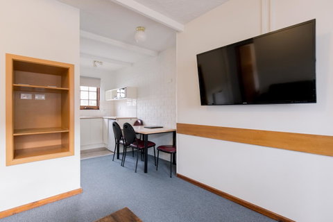 Bay Hotel Apartments - Broome Tourism 36