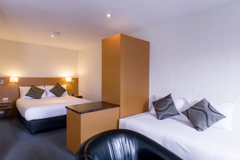 Bay Hotel Apartments - Broome Tourism 13