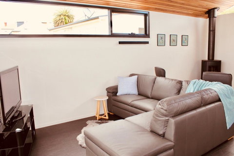 Omaroo House - Panoramic Water Views - Broome Tourism 10