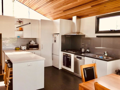 Omaroo House - Panoramic Water Views - Broome Tourism 17