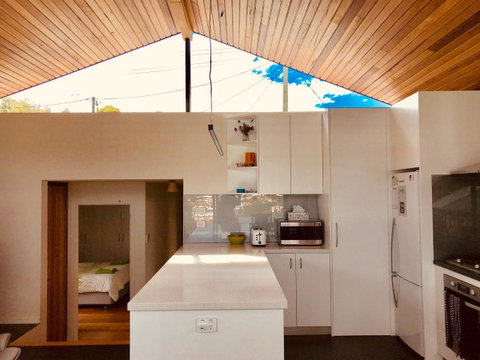 Omaroo House - Panoramic Water Views - Broome Tourism 16