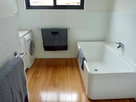 Omaroo House - Panoramic Water Views - Broome Tourism 29