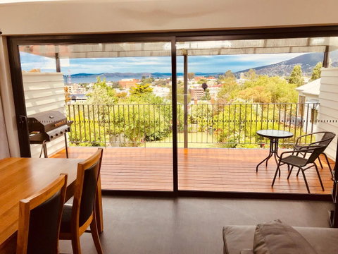 Omaroo House - Panoramic Water Views - Broome Tourism 7
