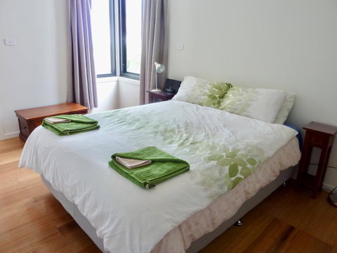 Omaroo House - Panoramic Water Views - Broome Tourism 23