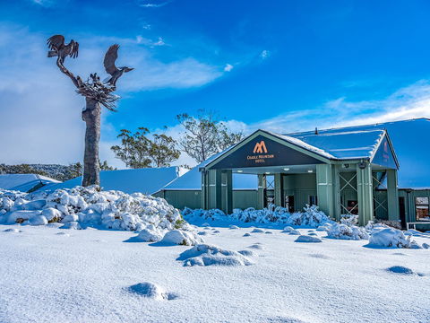 Cradle Mountain Hotel - Broome Tourism 0