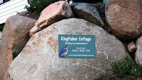 KINGFISHER COTTAGE Beachfront At The Binalong Bay - Broome Tourism 15