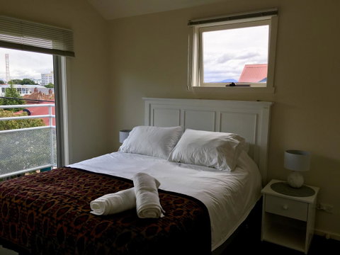 4 At 8 Townhouse Newcastle St - Broome Tourism 1