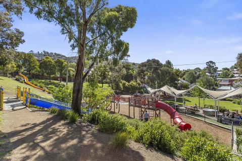 WEST NEST | Classic 3BR Hobart Terrace BEST Location, View, Close To City - Broome Tourism 29