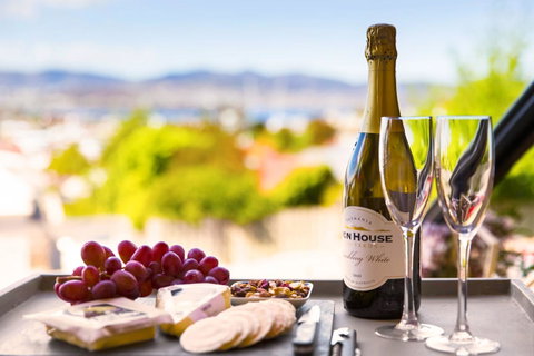 WEST NEST | Classic 3BR Hobart Terrace BEST Location, View, Close To City - Broome Tourism 28