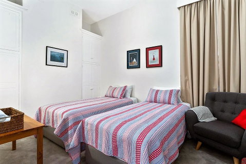 WEST NEST | Classic 3BR Hobart Terrace BEST Location, View, Close To City - Broome Tourism 12