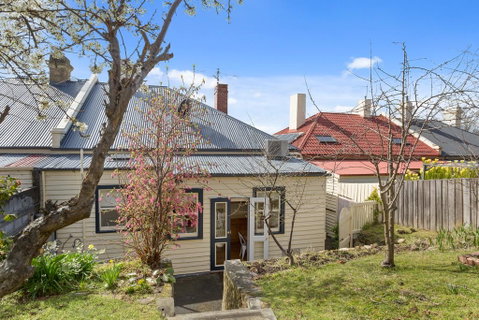 WEST NEST | Classic 3BR Hobart Terrace BEST Location, View, Close To City - Broome Tourism 17