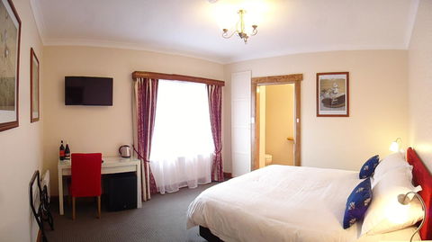 Ashdowns Of Dover - Broome Tourism 9