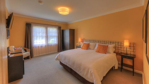 Ashdowns Of Dover - Broome Tourism 14