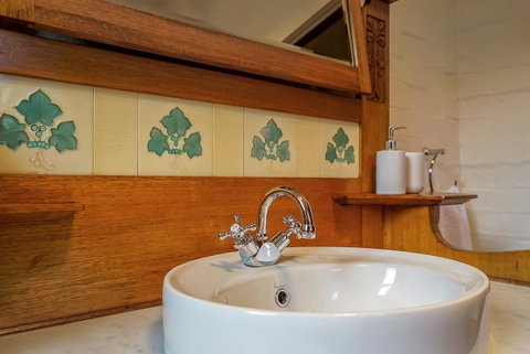 Gorgeous Hobart Accommodation - Park On Park - New Town - Broome Tourism 38