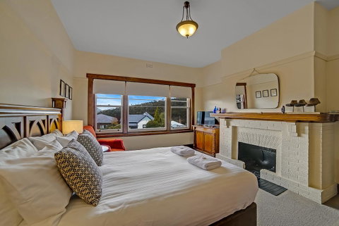 Gorgeous Hobart Accommodation - Park On Park - New Town - Broome Tourism 2