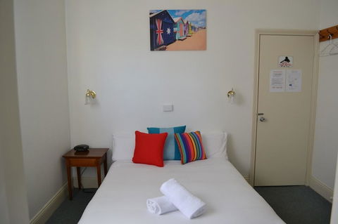 Point Lonsdale Guest House - Broome Tourism 11