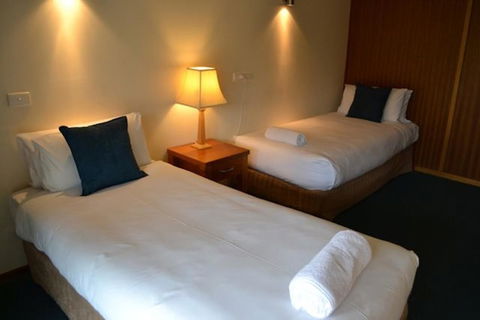 Point Lonsdale Guest House - Broome Tourism 8