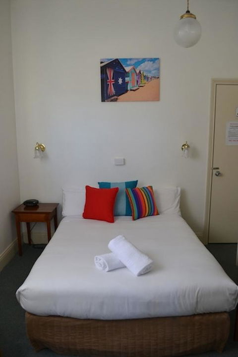 Point Lonsdale Guest House - Broome Tourism 4