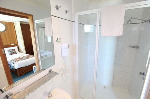 Point Lonsdale Guest House - Broome Tourism 23